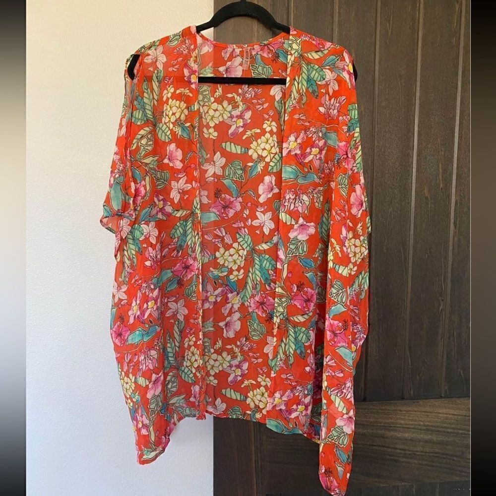 FOREVER 21 CARDIGAN SIZE MEDIUM